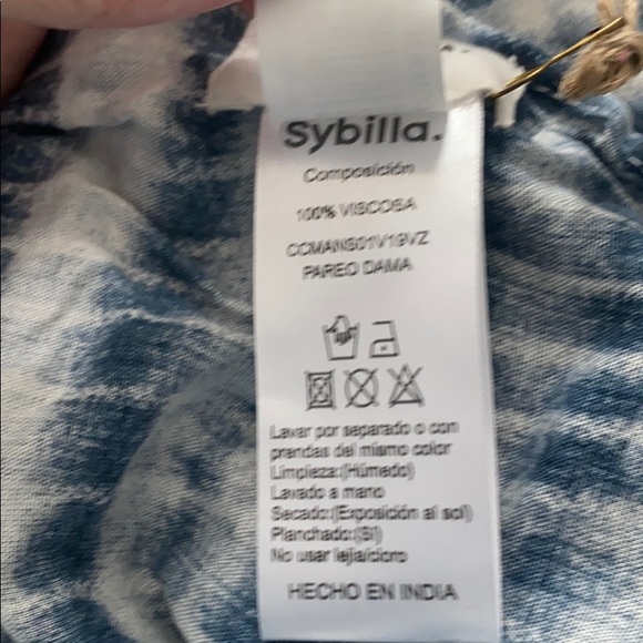 Sybilla Bohemian Square Beach Blanket - Picture 4 of 4